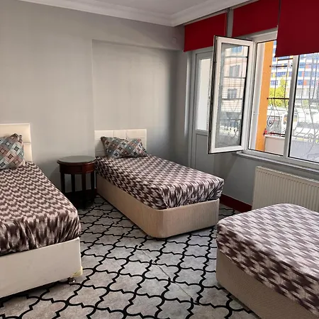 Transit 7 * イスタンブール